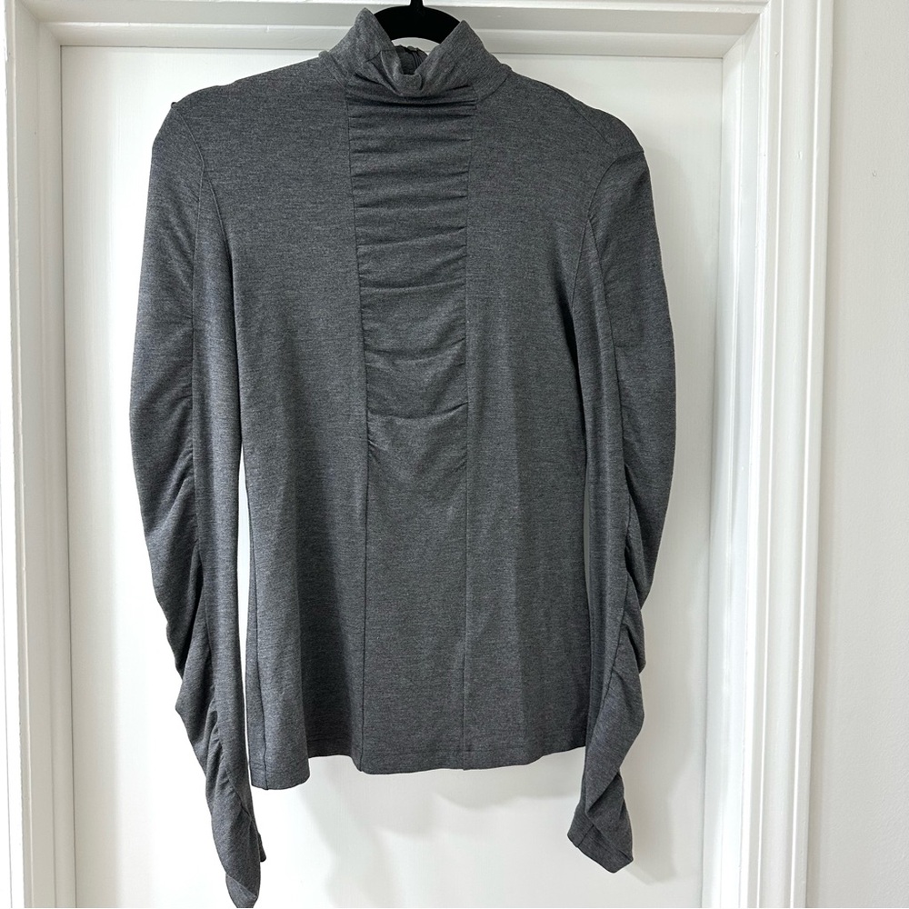 Akris Punto Charcoal Gray Mock Neck Ruched Long Sleeve Top with Zip Back, Size 4